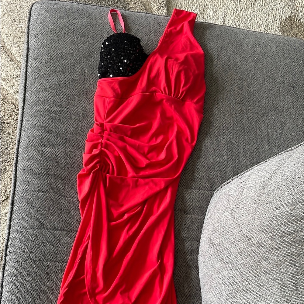 Elegant Red One-Shoulder Dress with Black Sequin Detail